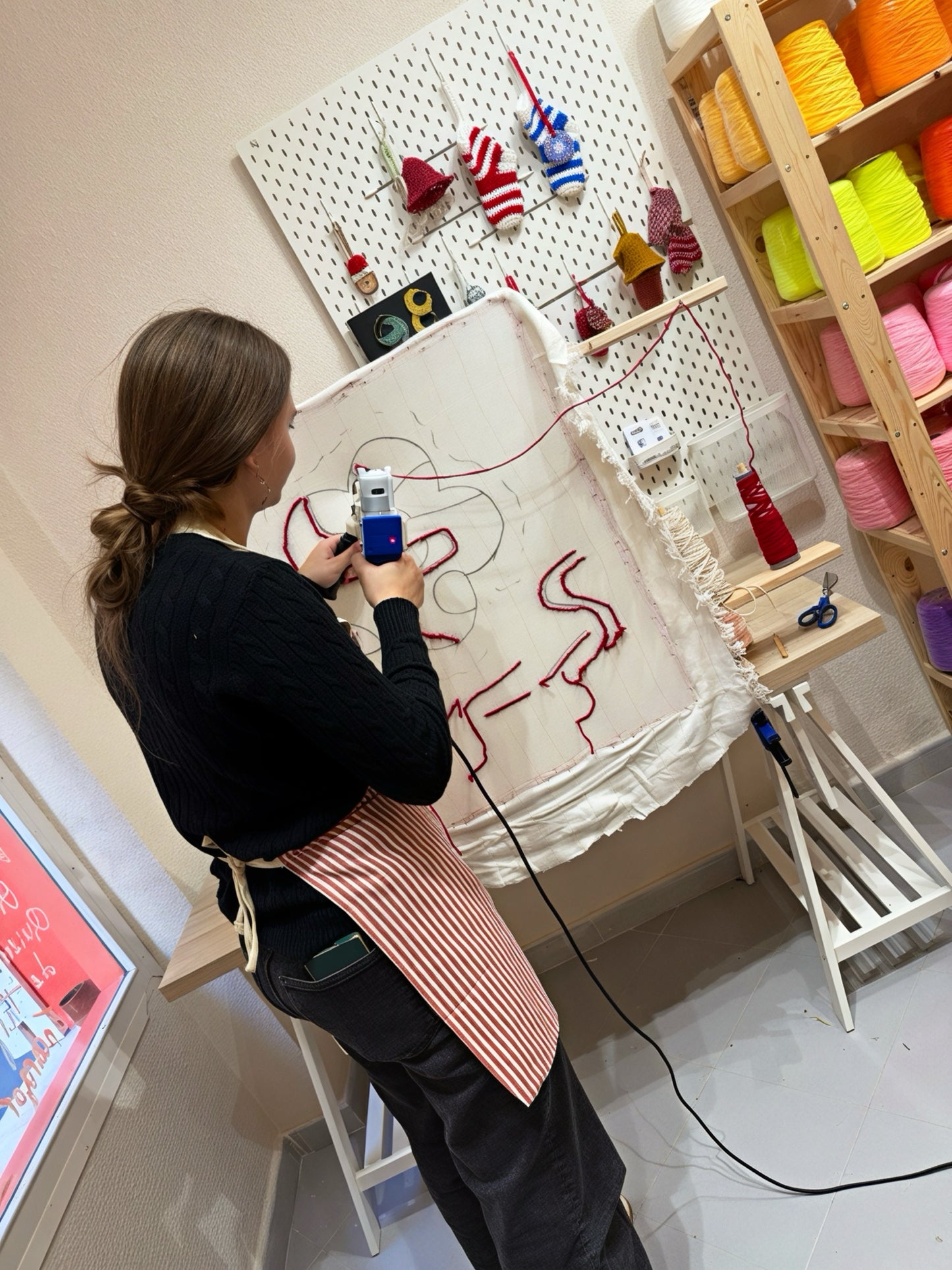 Tufting workshop: Design & Tuft you Rug: A Creative Workshop Experience in Sitges.